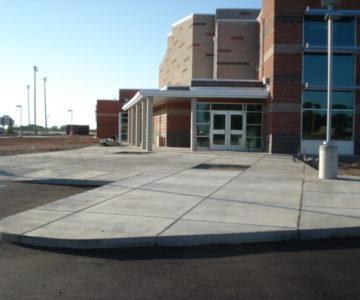 新墨西哥州莫里亚蒂市学校表演艺术中心